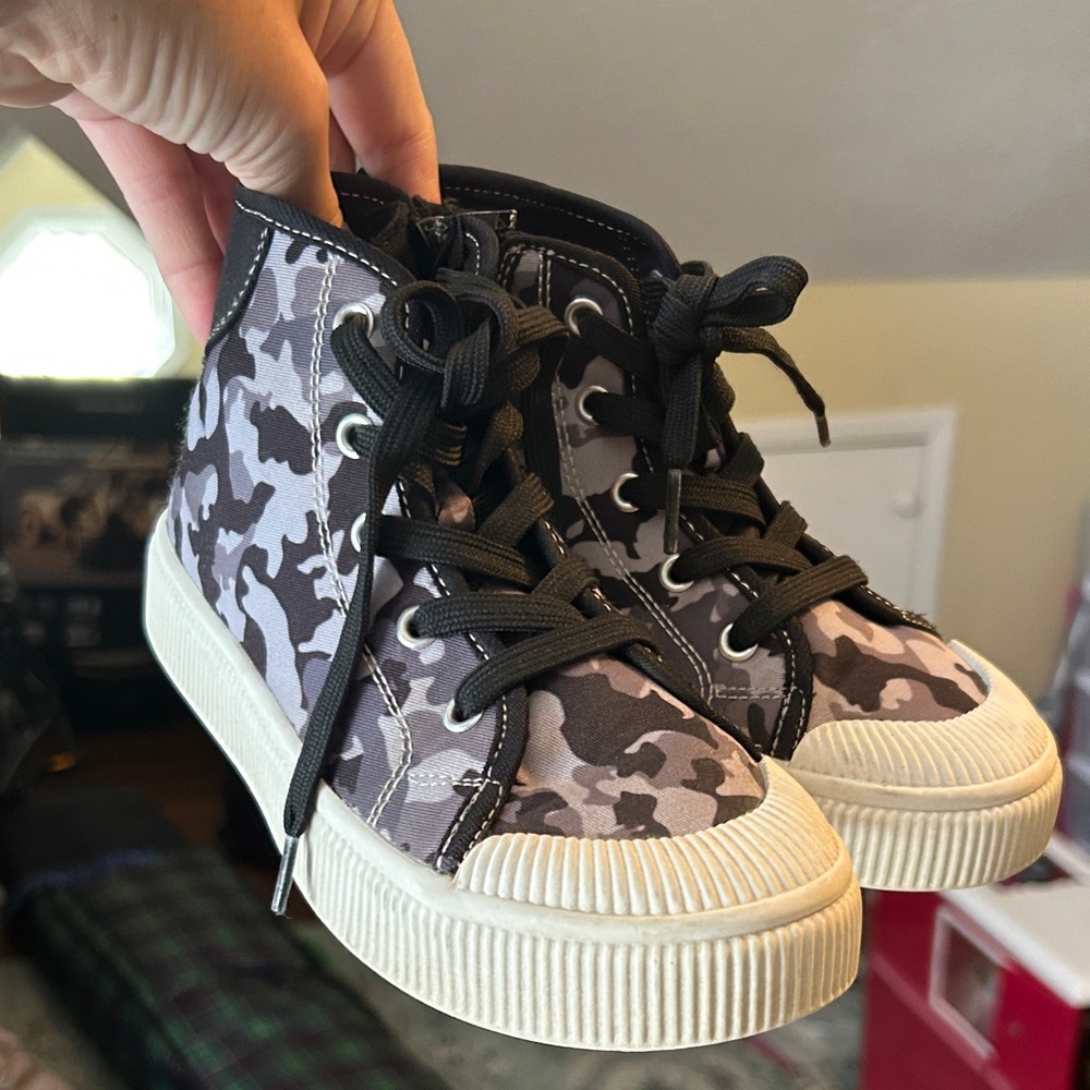 Camouflage Kids High-Top Sneakers